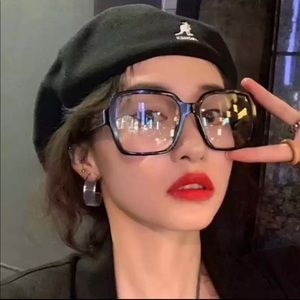 Meet your Posher, Chastity